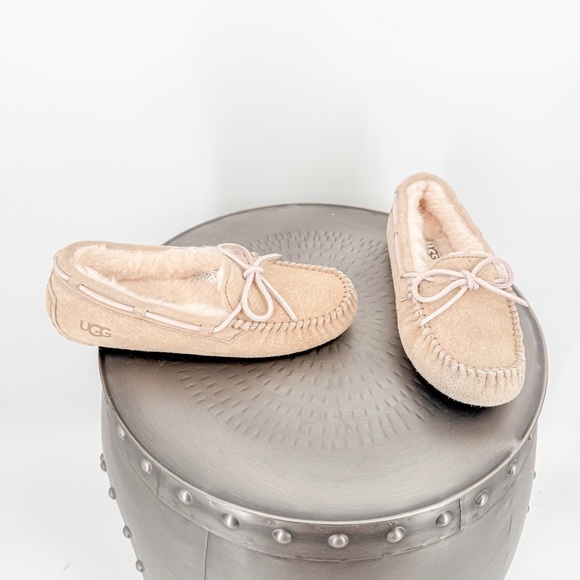 UGG Tan Slippers with Soft Slip-On Design - Picture 2 of 6